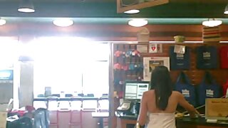 لطيف امرأة سمراء تايلور المطر يحصل مارس الجنس من سكس اجنبى مترجم الصعب في الثلاثي